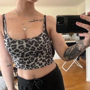 Leopard linne - Grått leopard linne.