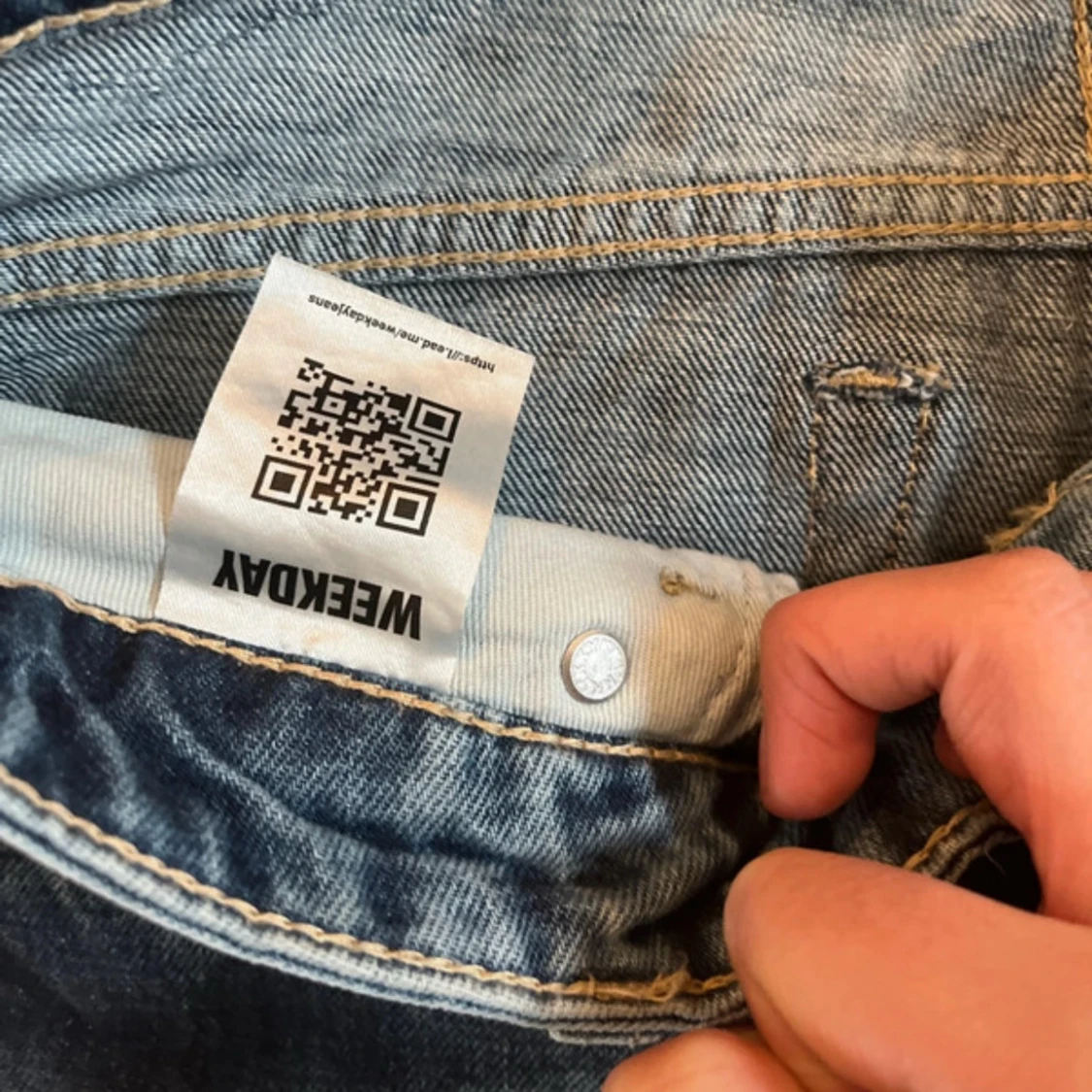 Weekday Nova Low Slim Bootcut Jeans med mönster - 1