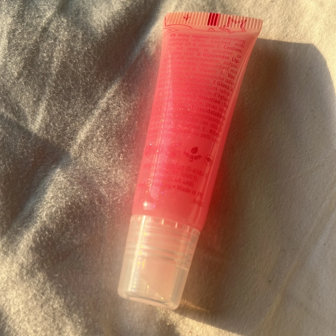 Essence Shiny Lip Plumper - 1