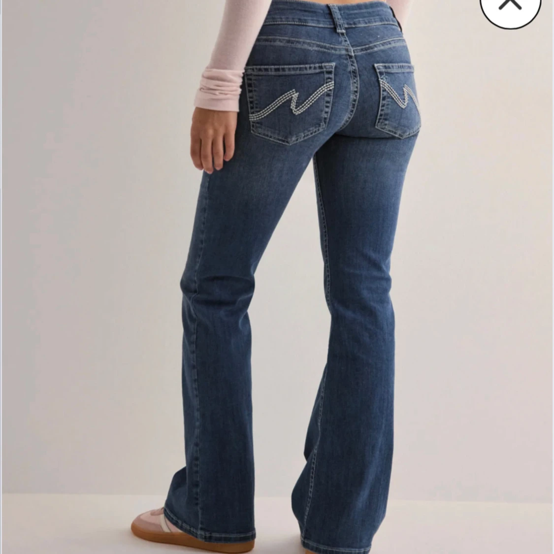 Blå bootcut jeans - 1