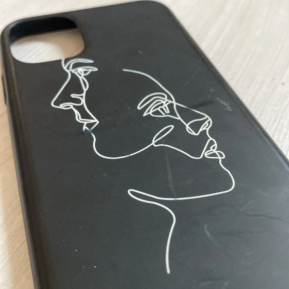 Svart mobilskal med konstnärligt motiv - 3