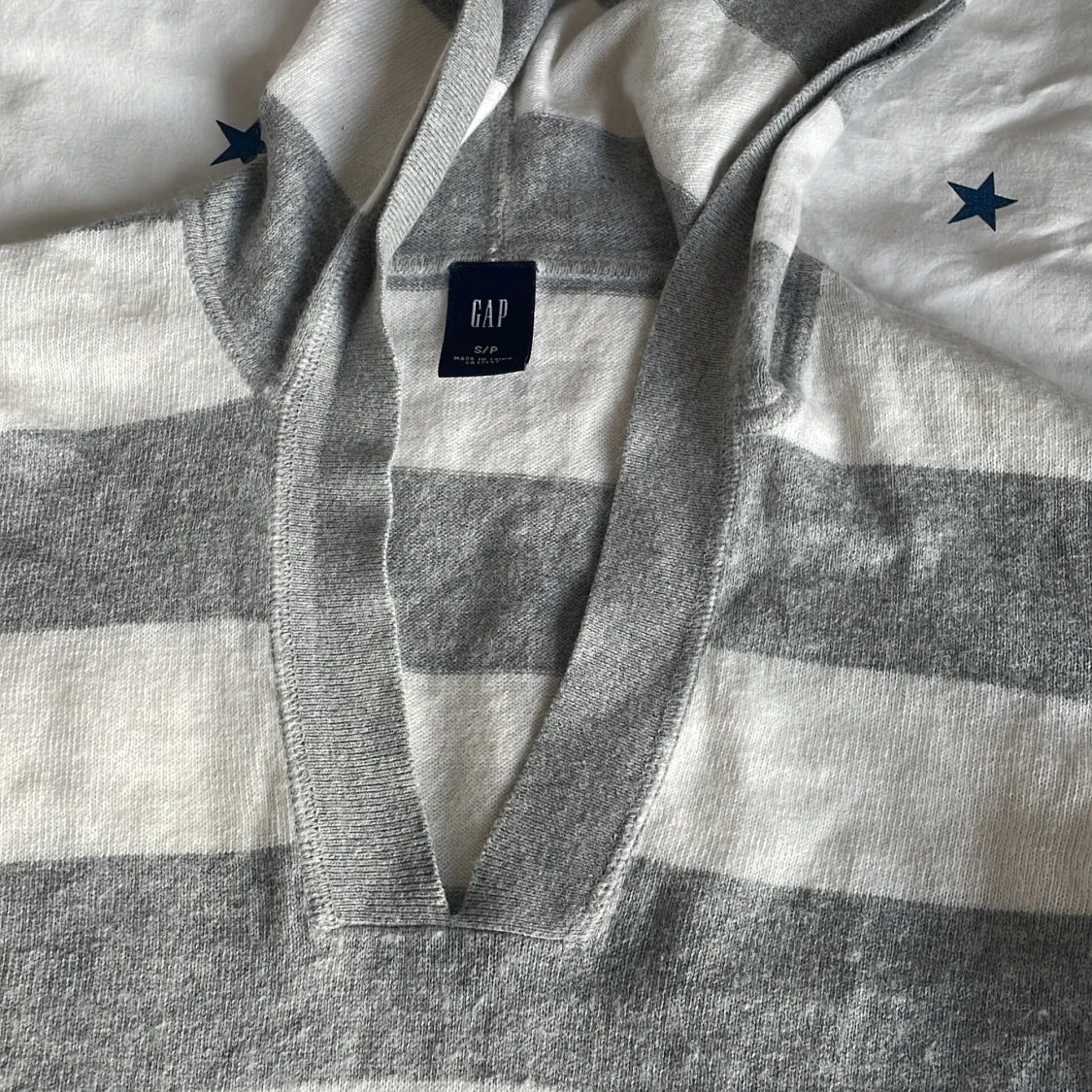 Randig hoodie från GAP - 3