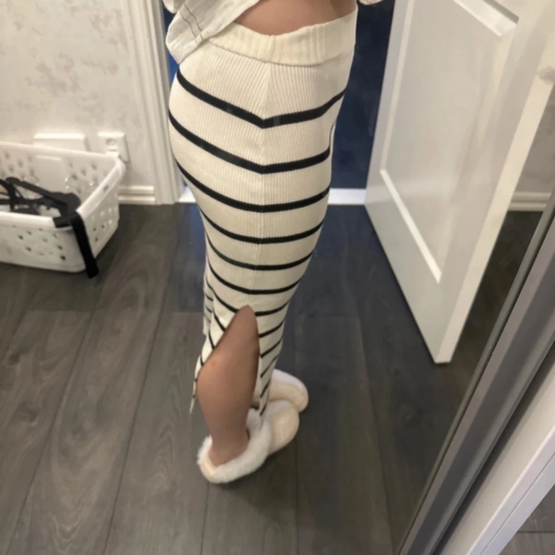 Randig långkjol med slits - 1