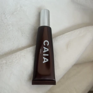 Liquid bronzer/ bus  - En oanvänd liquidbronzer med fin sommar brun färg från caia.