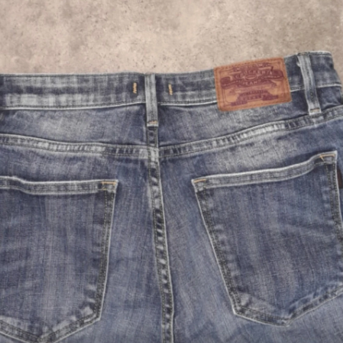 Blå jeans med bootcut från Crocker - 3