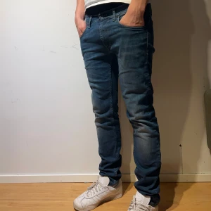 Tiger of Sweden jeans  - Otroligt feta Tiger of Sweden jeans, nästan helt oanvända och har passsformen slimfit. Storleken är 30/32.