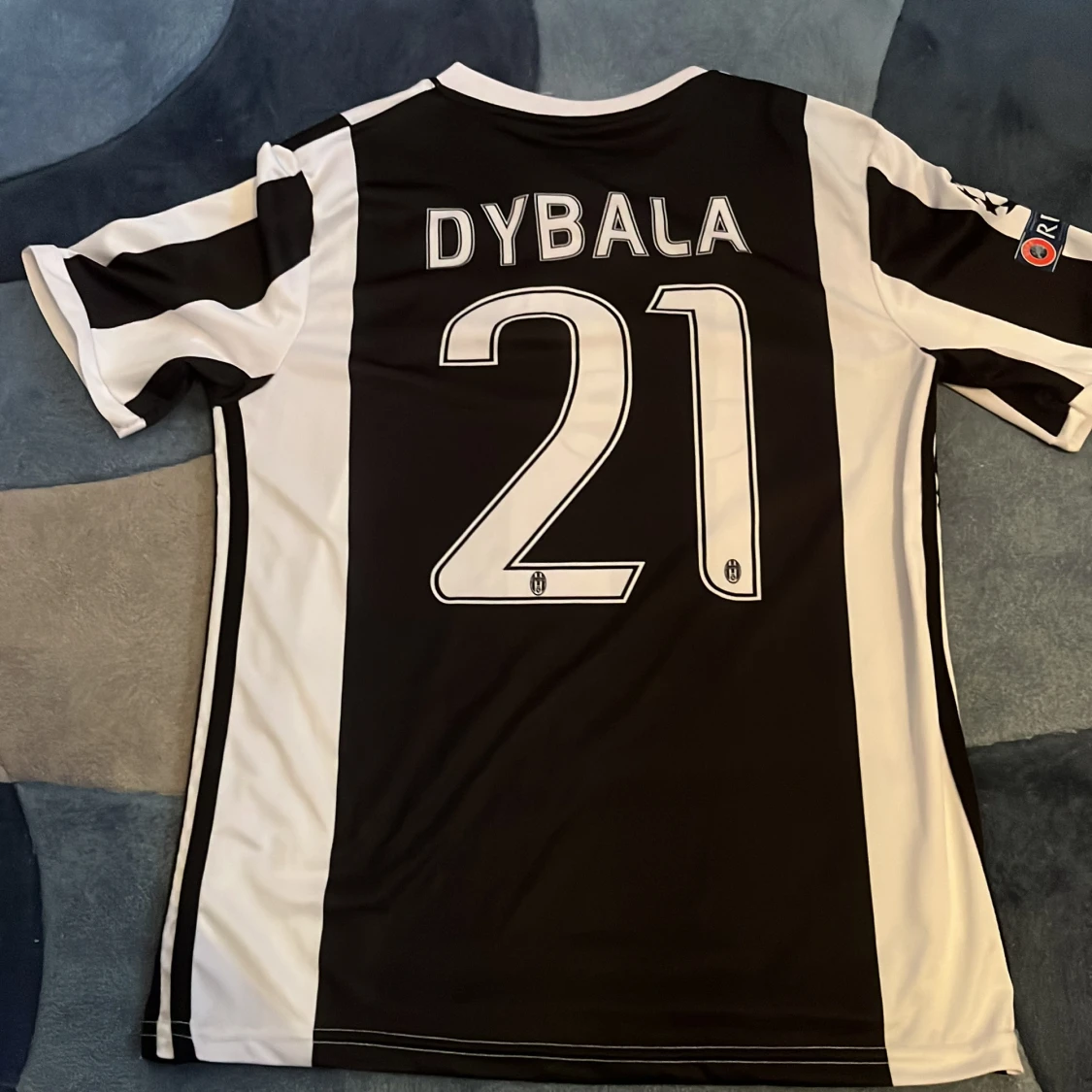 Svartvit randig Juventus fotbollströja - 2