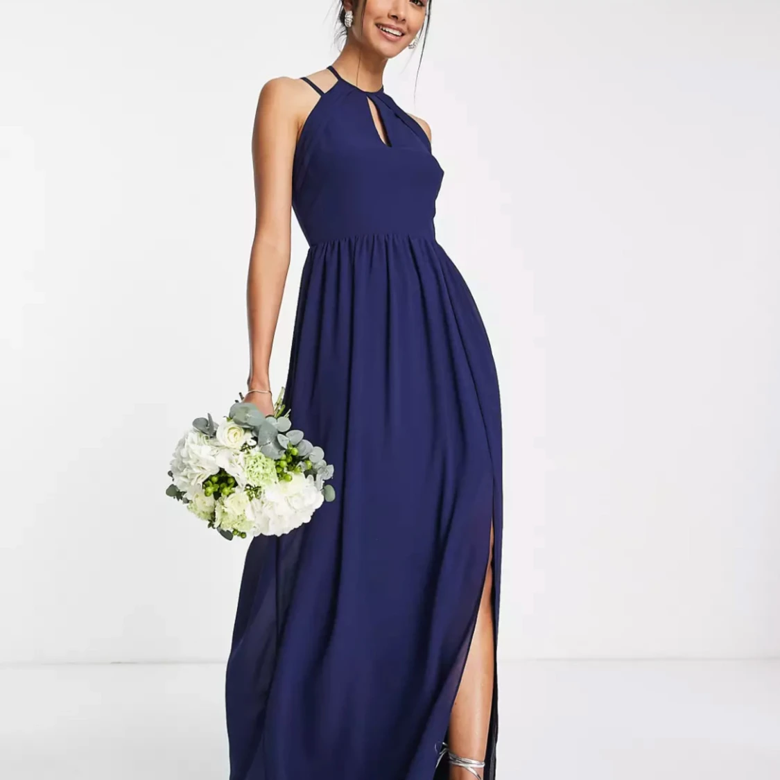 Marinblå långklänning med öppen rygg