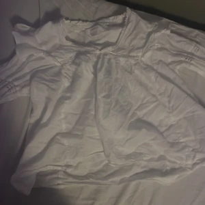 Snygg sommarblus❤️ - Knappt använd blus från Gina Young i storlek 158/164💘 Perfekt nu till sommaren🏝️☀️