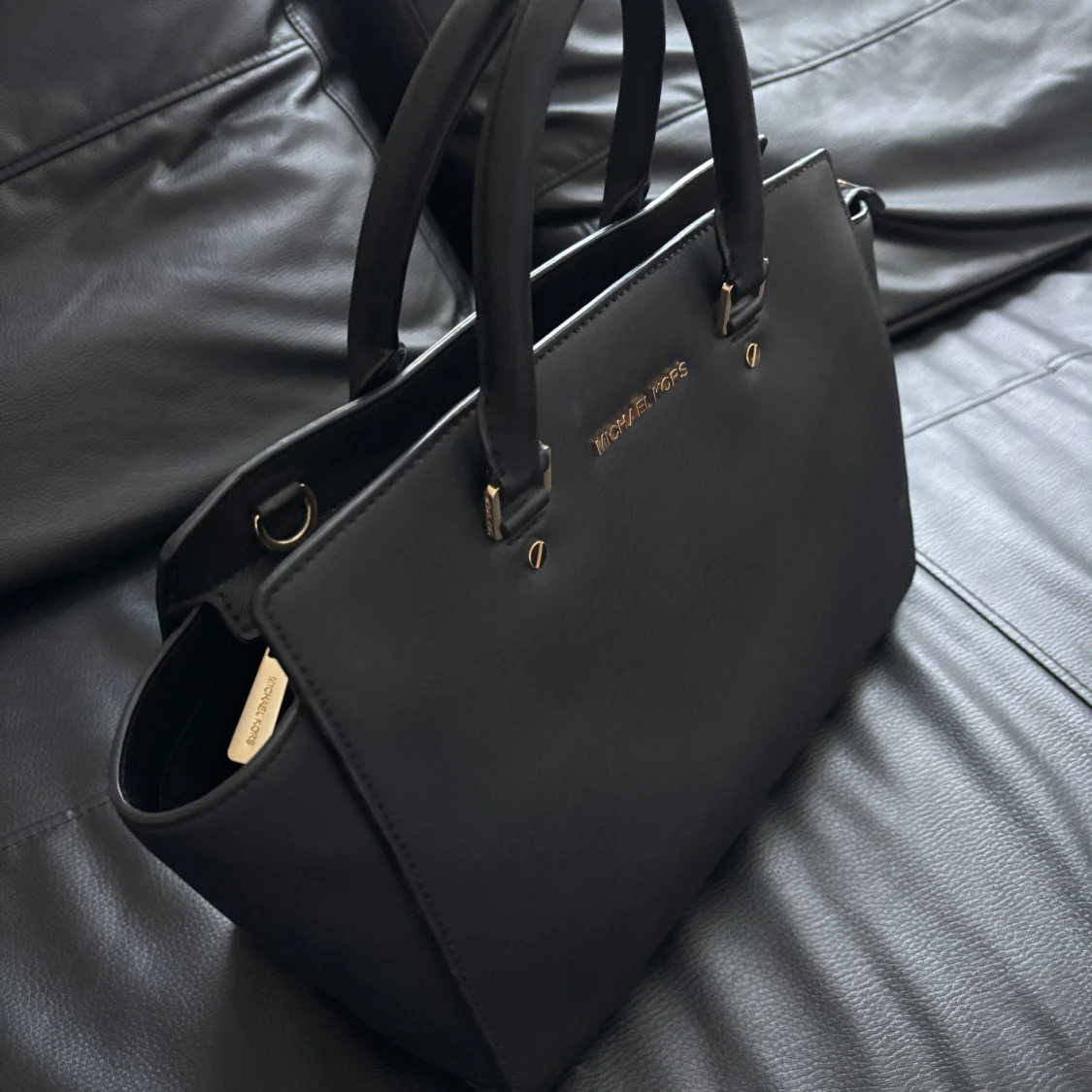 Svart handväska från Michael Kors - 1