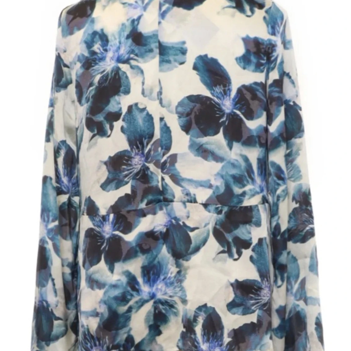 Blommig blus från Modes Stockholm i SIDEN.  - 1