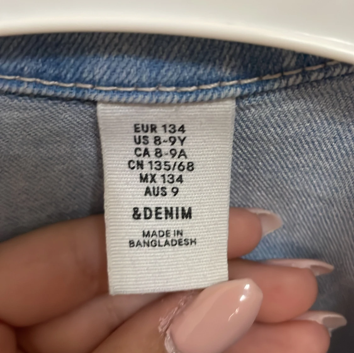 Ljusblå jeansjacka från &Denim - 2