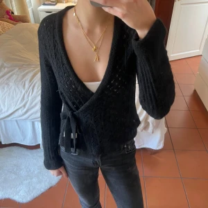 omlott tröja odd molly - såå fin tröja som inte kommit till användning. skulle gissa på storlek xs-s då det står 1🥰