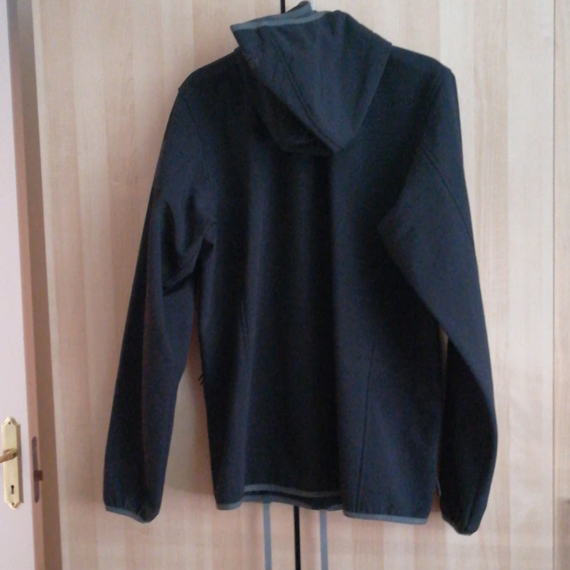 Svart jacka från McKinley - 3