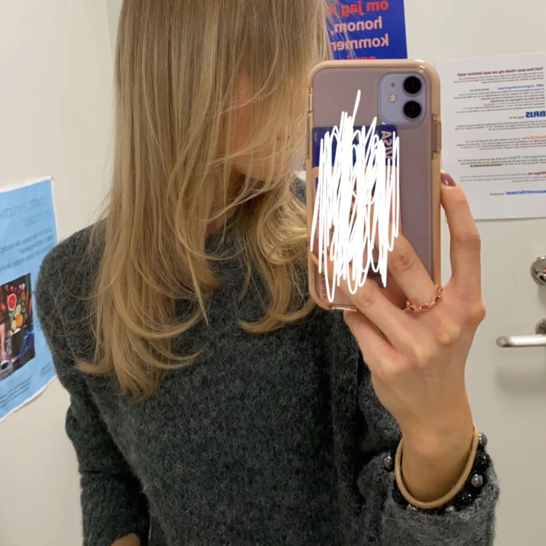 Mörkgrå stickad tröja