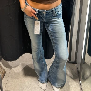 SLUTSÅLD  JEANS - Helt slutsålda från Gina helt nya 