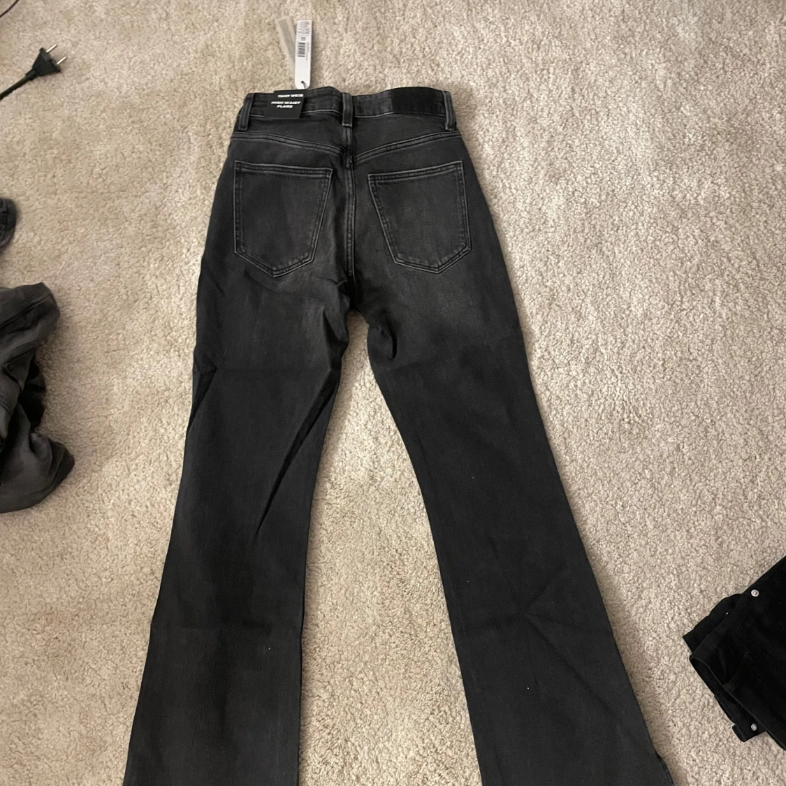 Svarta high waist flare jeans  - 1