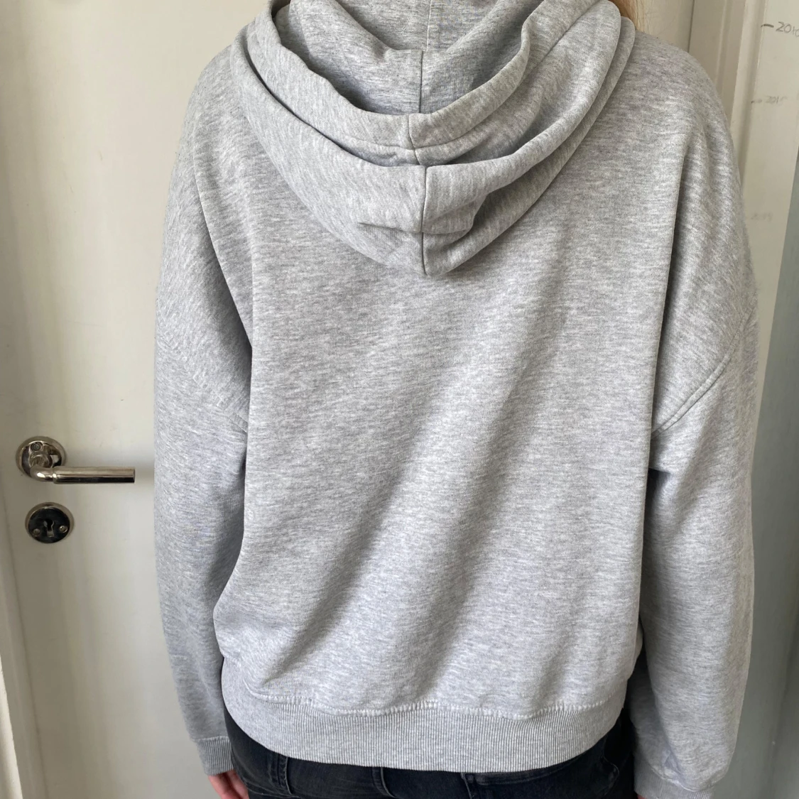 Grå hoodie - 2