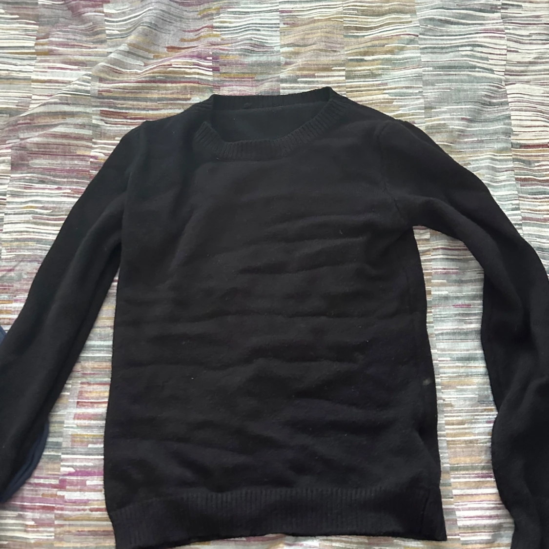 Svart stickad långärmad tröja