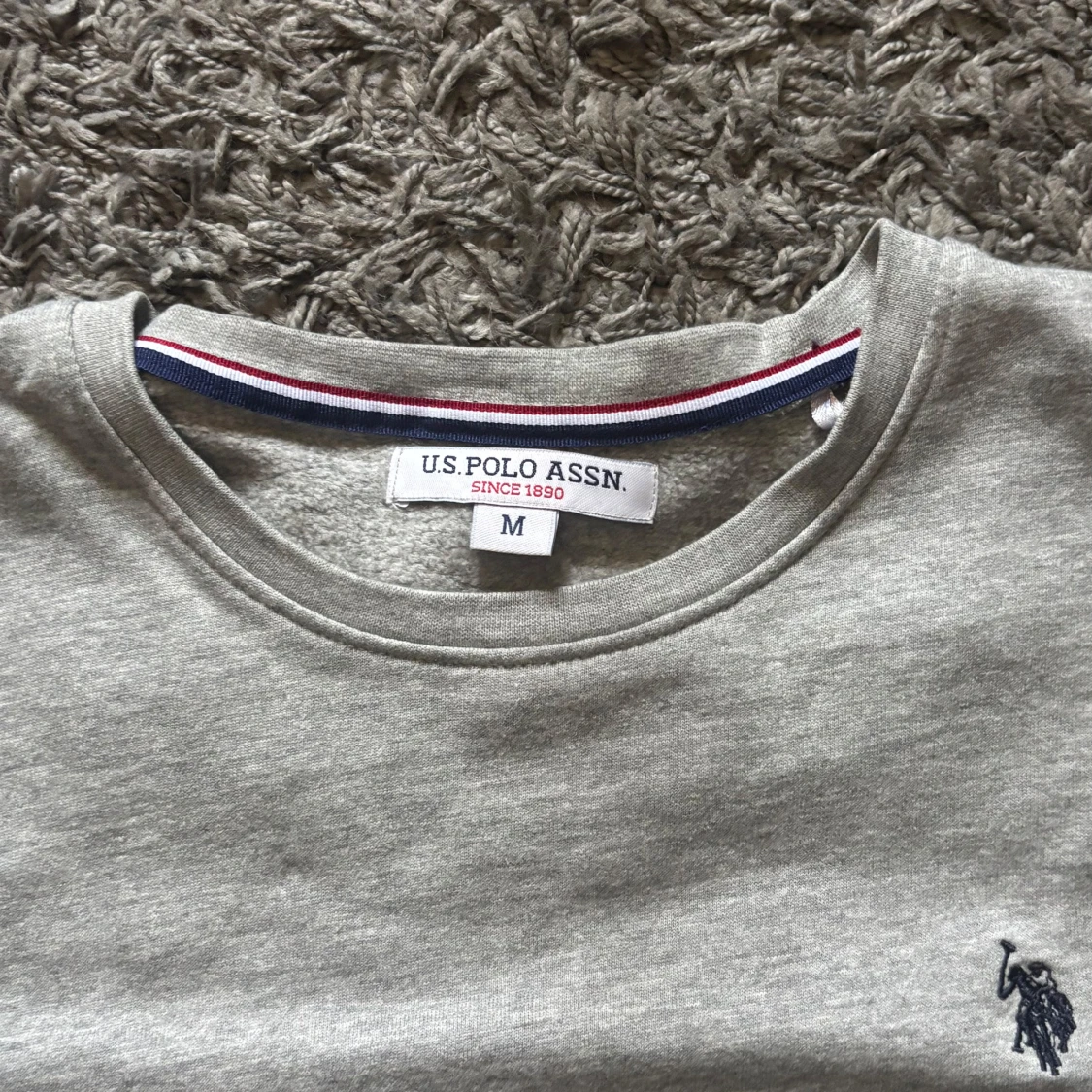 Grå långärmad tröja från U.S. Polo Assn. - 1