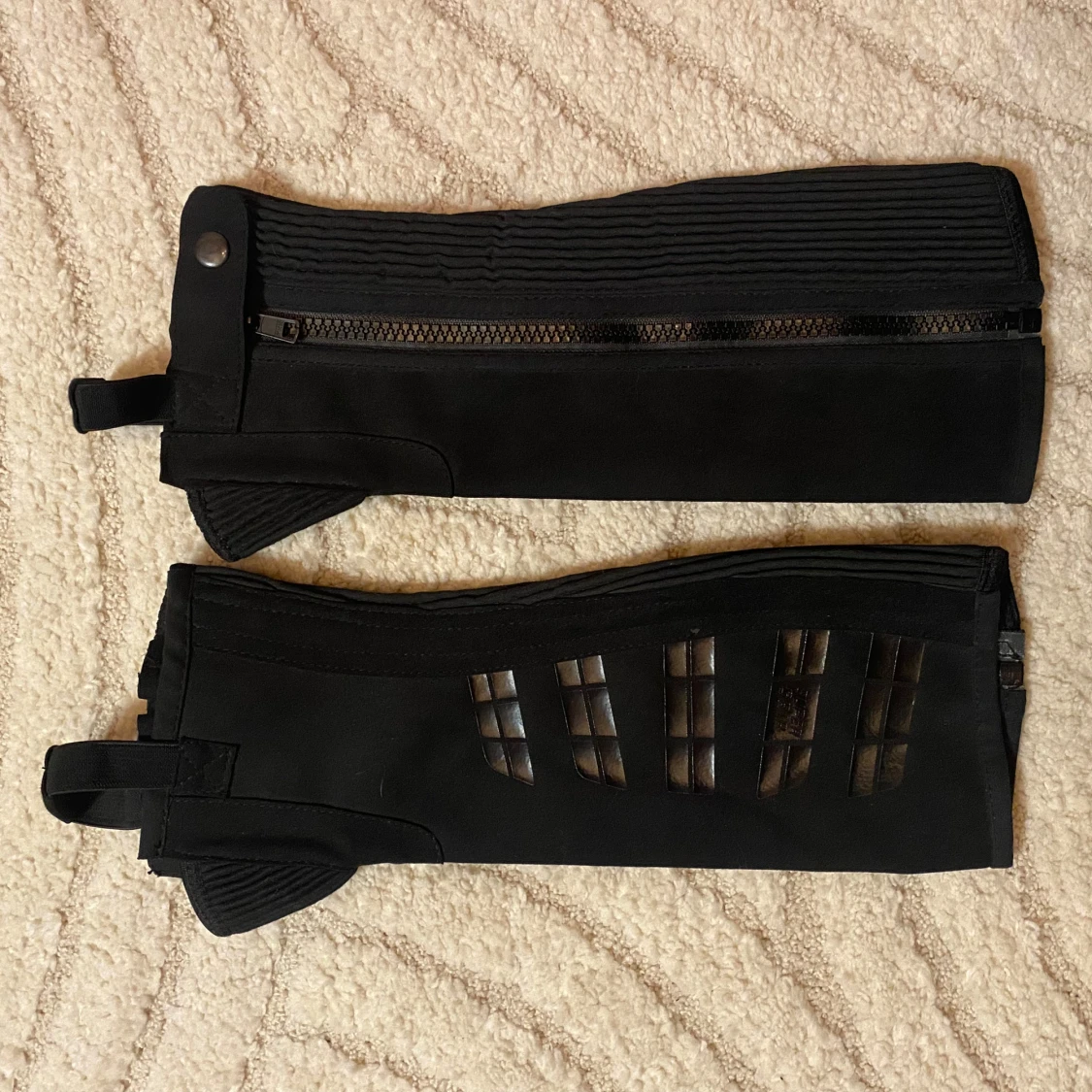 Svarta ridstövelskydd - 1