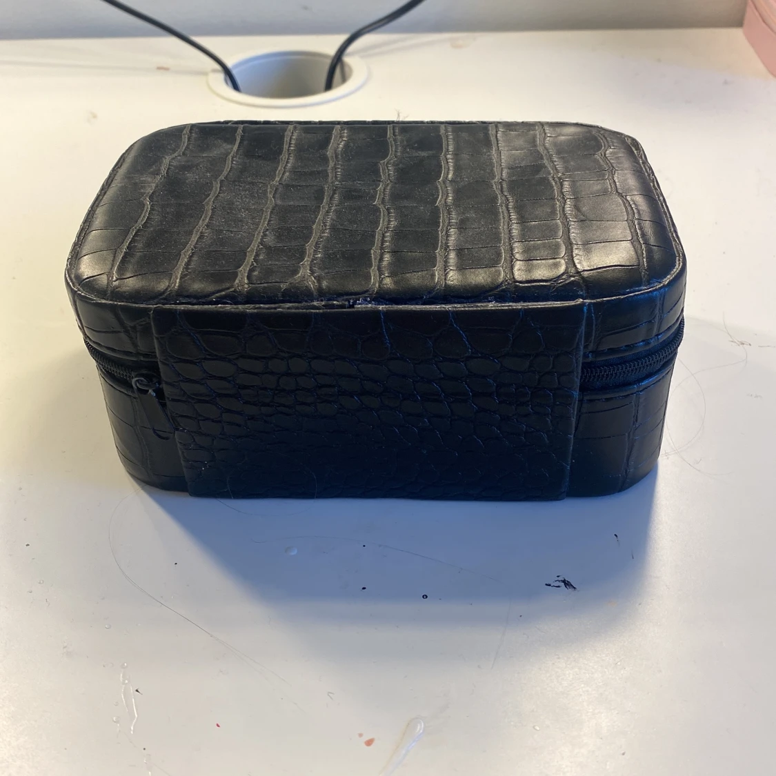 Svart smyckesväska med krokoprägling - 1