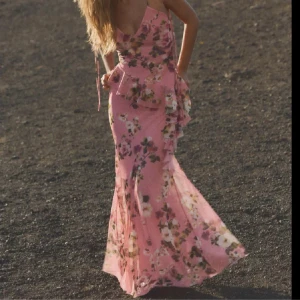 Zara set - Zara set💕 Kjol och topp, lapp kvar på toppen, inte kjol! Toppen skick!! 