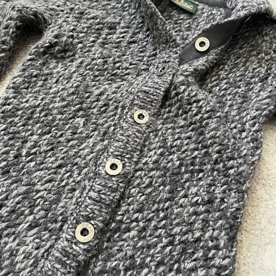 Grå stickad kofta Peak Performance - 1