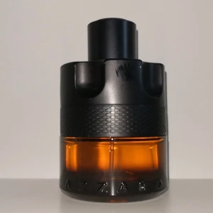 Azzaro The Most Wanted Parfum 50ml + Kvitto medföljer + Originalbox - Azzaro The Most Wanted Parfum 50 ml, använd bara några gånger. Varm och kryddig doft som verkligen sticker ut. Nypris 827 kr – mitt pris 500 kr. Originalbox och Kvitto från Zalando medföljer som äkthetsbevis. 