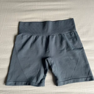 Träningsshorts - Blå/grå träningsshorts från lager 157. De är aldrig använda så i nyskick! Storlek M💕