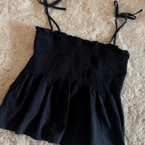 Snygg topp  - Köpt förra året men aldrig använd! Storlek 