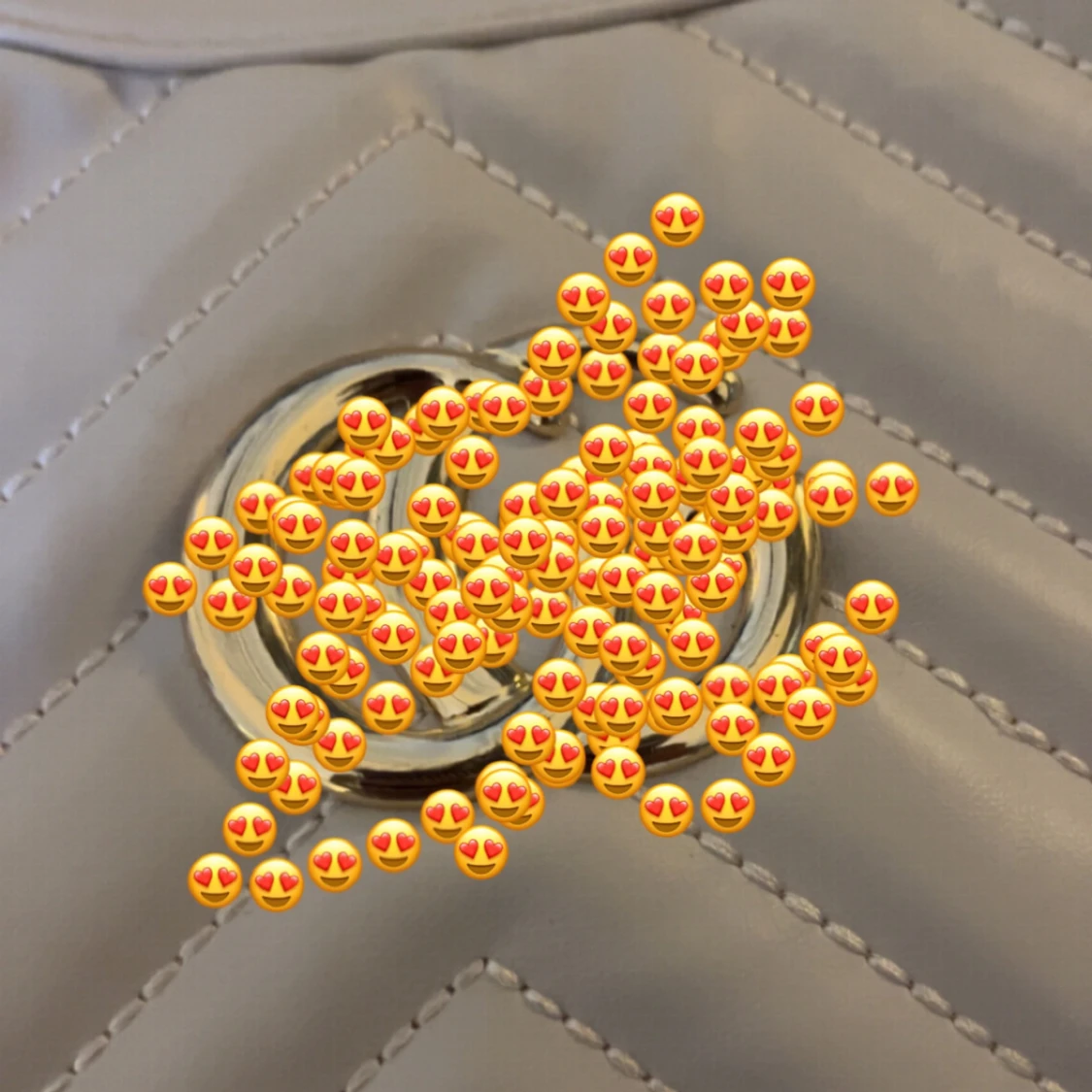 Beige quiltad axelväska med kedja - 1