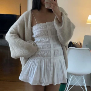 Miniklänning  - Supersöt klänning från boohoo som jag inte tror säljs längre (köptes innan sommaren)🥰 har tyvärr aldrig kommit till användning och säljs vidare! Storlek S men passar förmodligen XS också