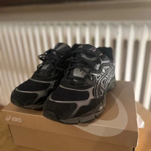 Asics Gel NYC - Bra skick, storlek 43,5, pris kan diskuteras
