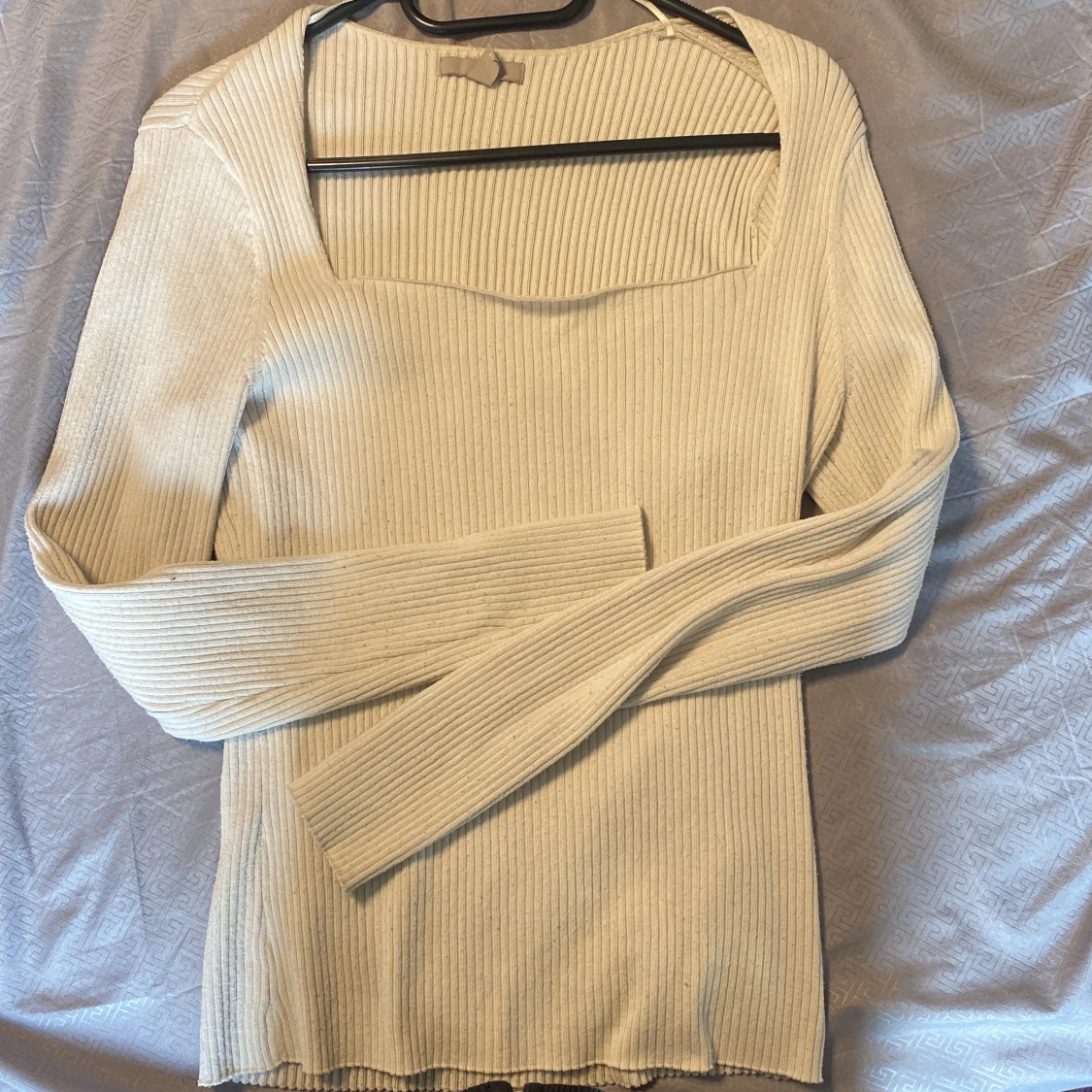 Ribbad vit långärmad tröja från H&M