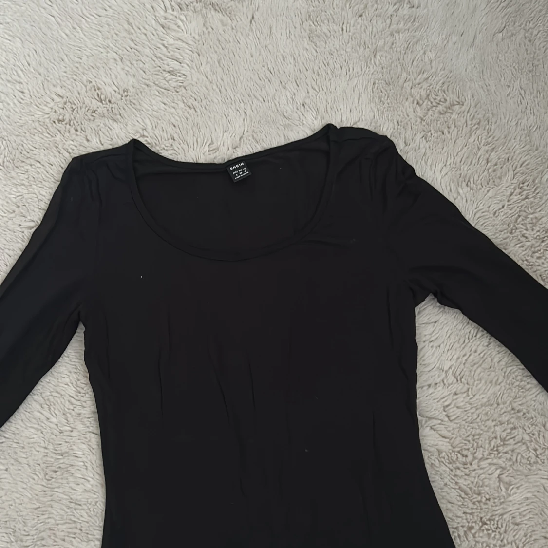 Svart långärmad topp från SHEIN - 1