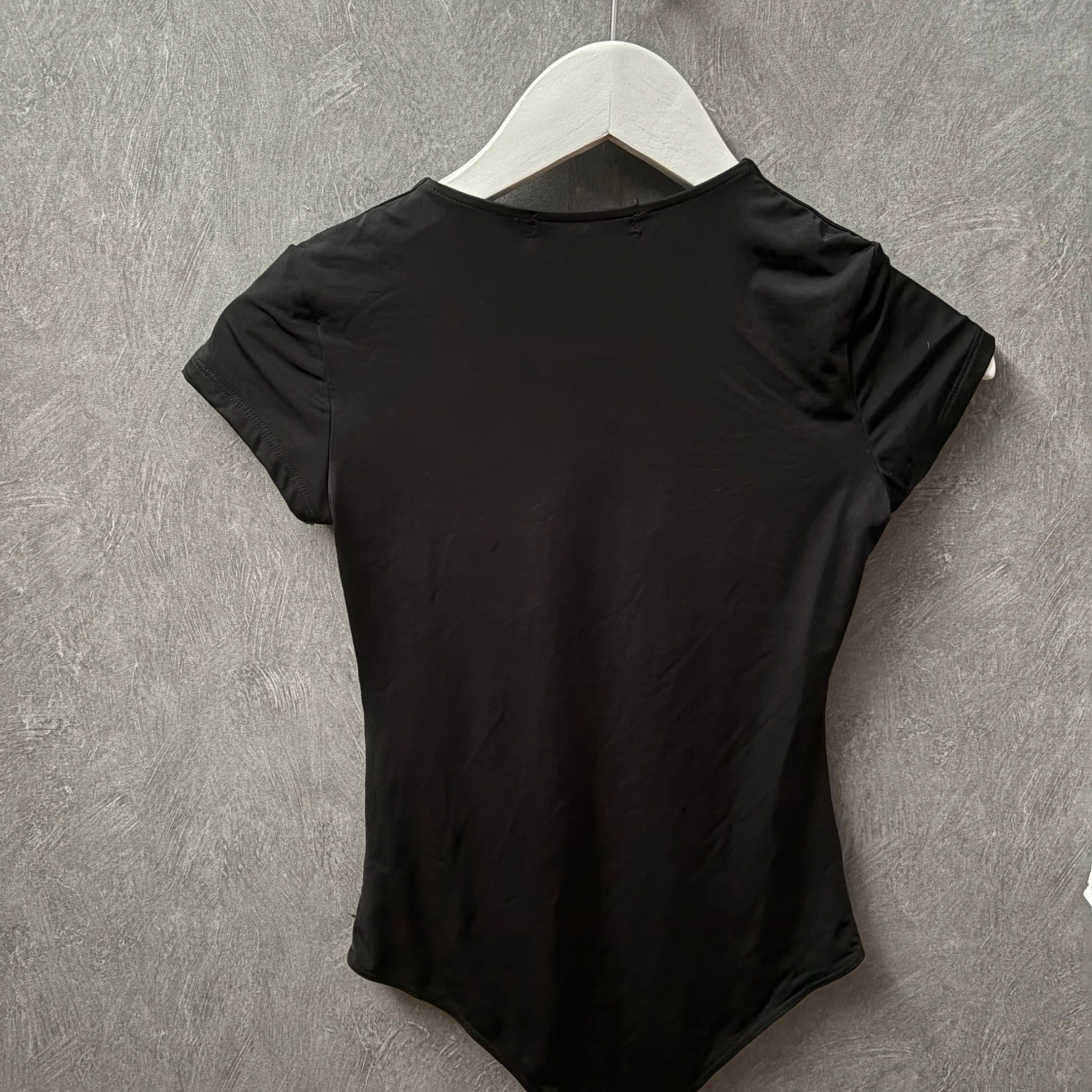 Svart kortärmad body - 2