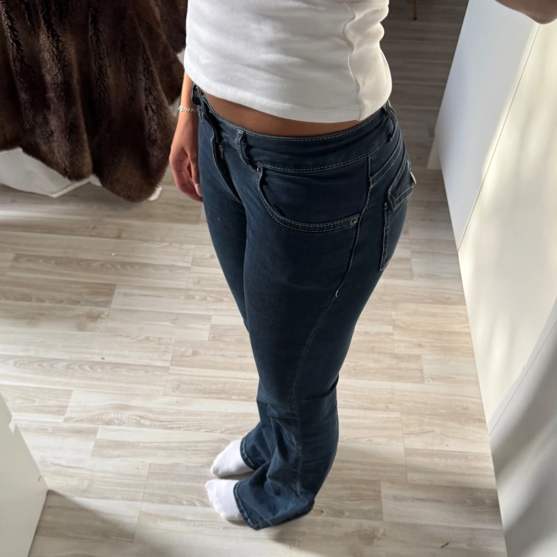 Mörkblå lowaist bootcut jeans från subdude  - 4