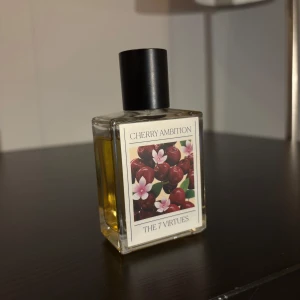 7 VIRTUES - Cherry Ambition - Säljer min cherry ambition, sparsamt använd, se mängd enligt bild ☘️