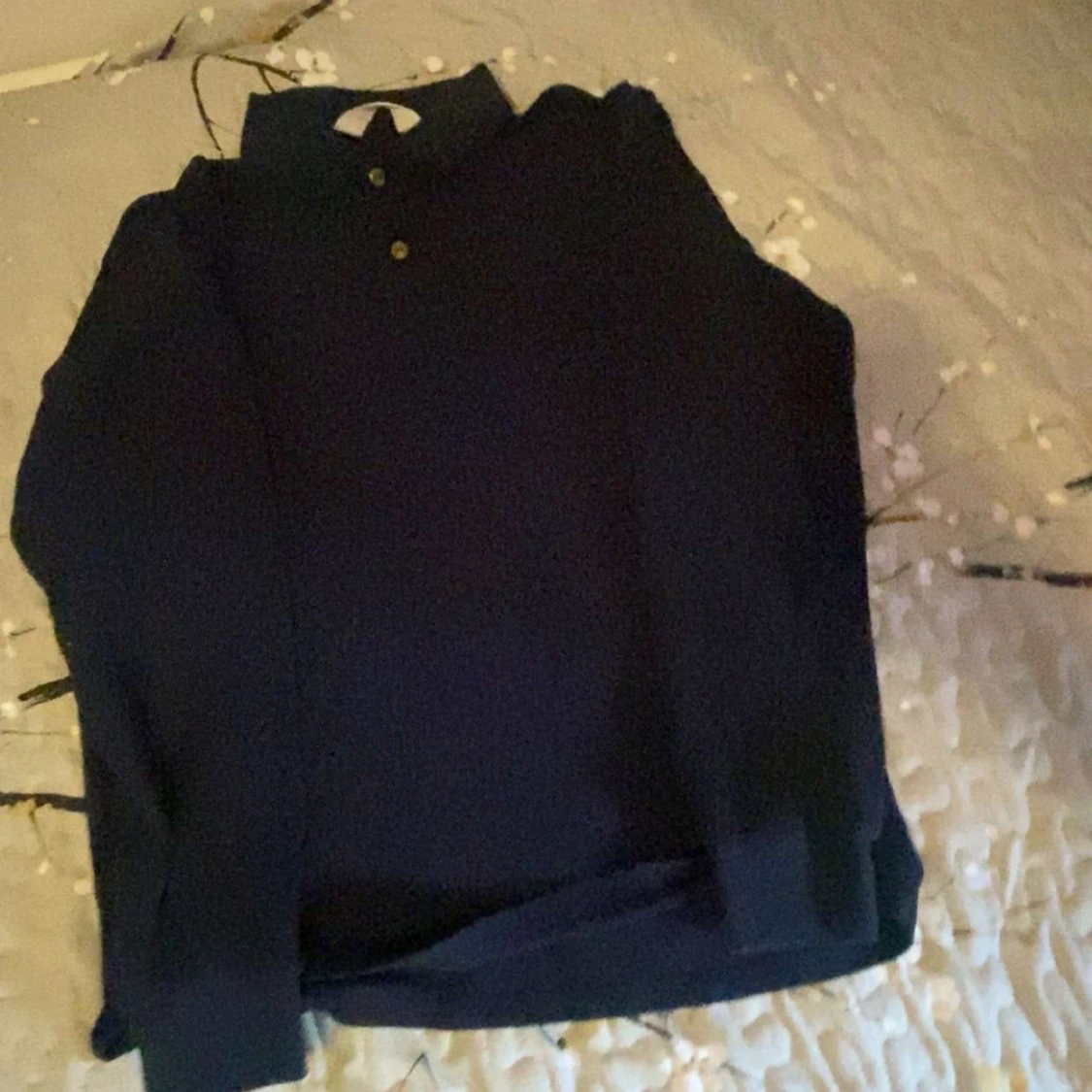 Mörkblå pikétröja med lång ärm