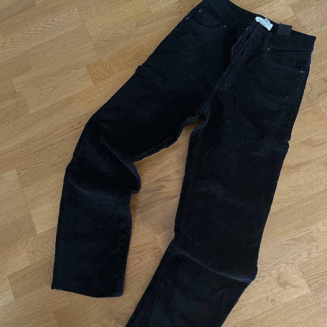 Svarta manchesterbyxor från H&M