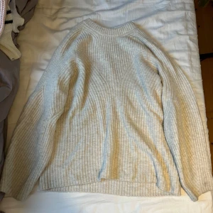 Beige stickad tröja från weekday - Beige stickad tröja från weekday