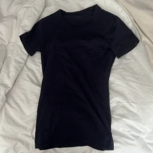 Svart t-shirt från Intimissimi - Svart t-shirt från Intimissimi, i storlek M