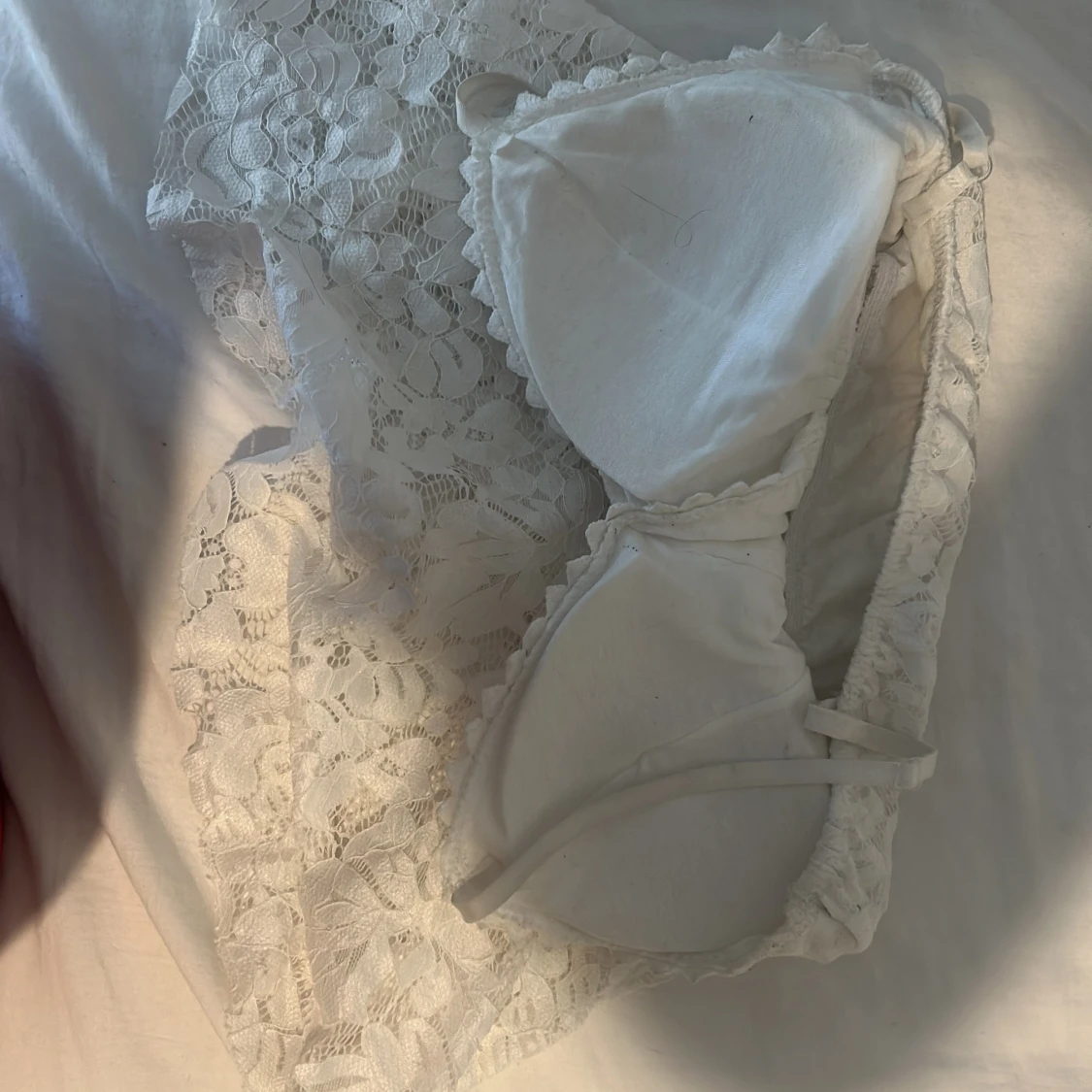 Vit spetsig blommig linnetopp - 1