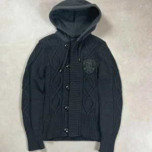 Stickad cardigan  - Fet cardigan perfekt till hösten, fint skick!