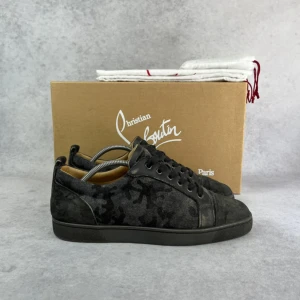 Christian Louboutin orlato sneaker - – Condition: 8,5/10  – Color: Grey  - What is included: Dustbag  – Retail price: 9000 + SEK