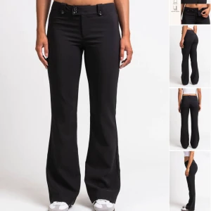 Svarta bootcut byxor - Snygga svarta bootcut kostymbyxor från Madlady. Perfekta för en stilren look✨Endast använda 1 gång, säljer då de inte kommer till användning🥰Midjemått: 37 rakt över. Tyget är lite stretchigt så de anpassar sig efter ens kropp💗Storlek 34/regular, passar mig som brukar ha S. Egna bilder kan såklart fås🥰