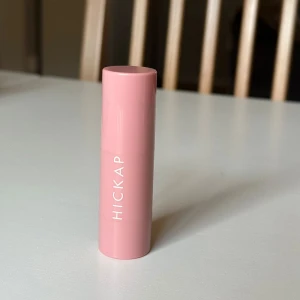 Hickap bronze/contour stick - Hickap bronze/contour stick i färgen Golden truffle. Endast provad 1-2 ggr.