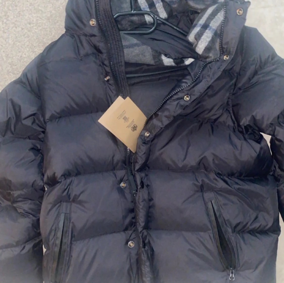 Svart dunjacka från Burberry - 3