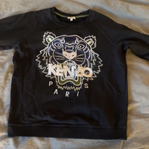 Kenzo tröja - Säljer min kenzo tröja för den inte kommer till användning. Använd fåtal gånger så den är som ny. Köp helst genom plick